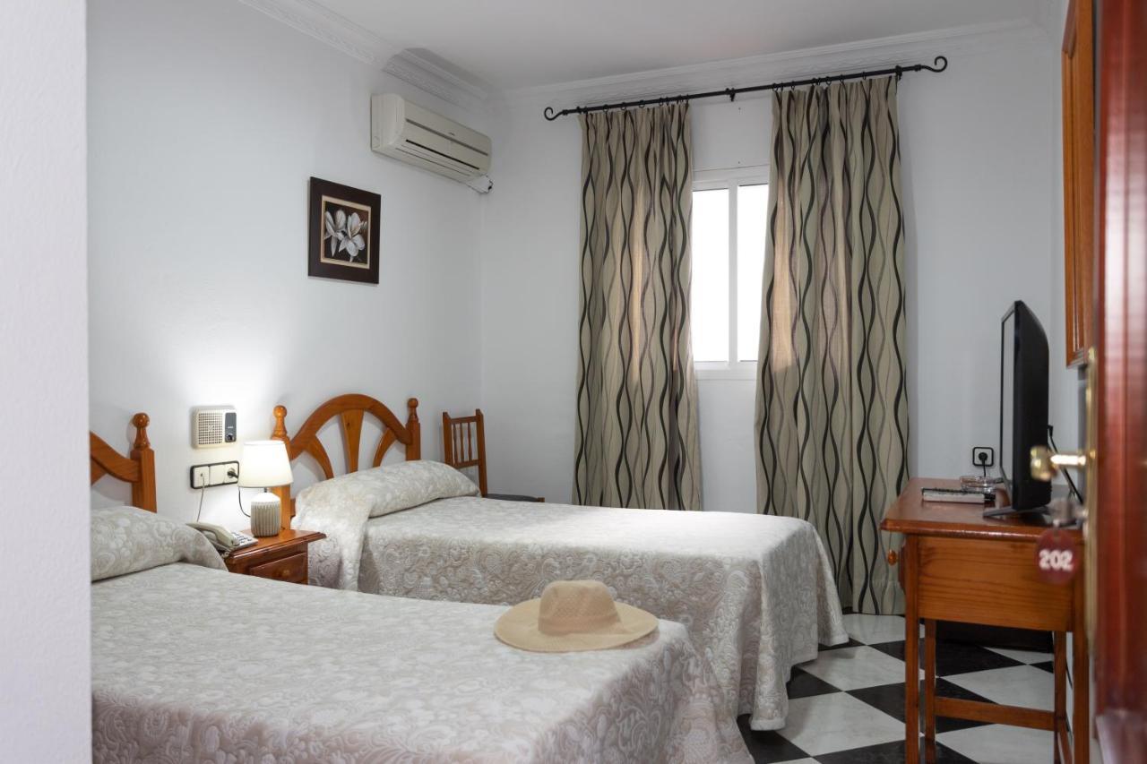 Hotel Oasis Conil De La Frontera Exterior photo